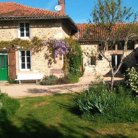Les Trois Chenes Bed and Breakfast Videix Buitenkant foto