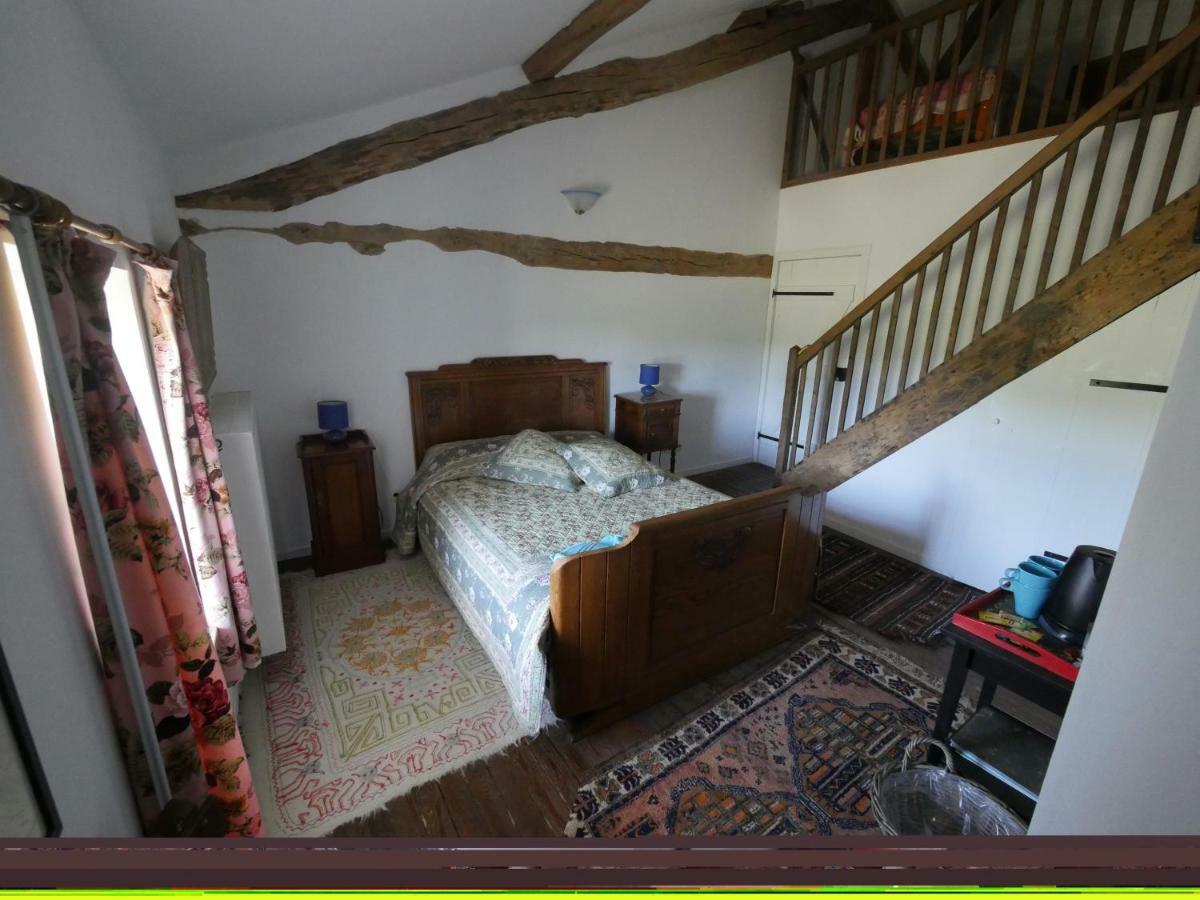 Les Trois Chenes Bed and Breakfast Videix Buitenkant foto
