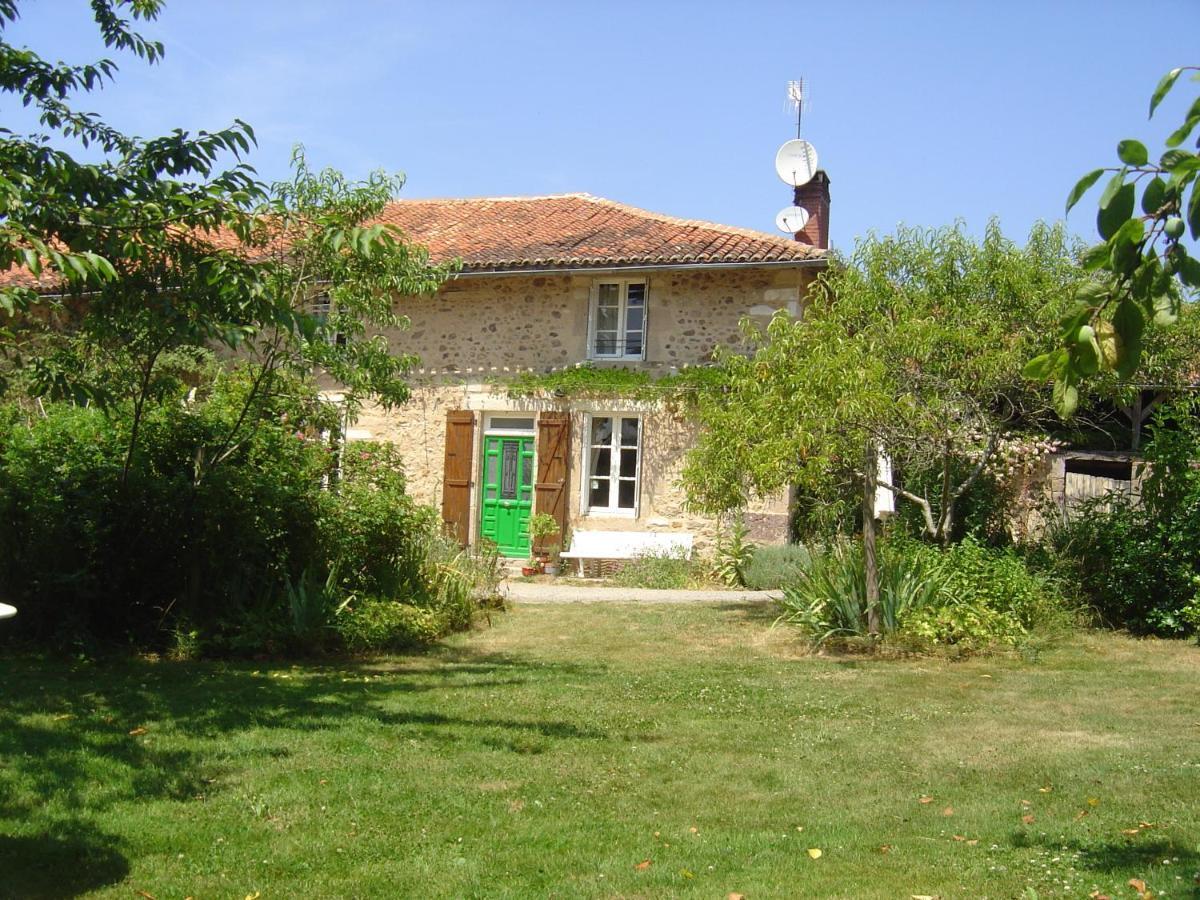 Les Trois Chenes Bed and Breakfast Videix Buitenkant foto